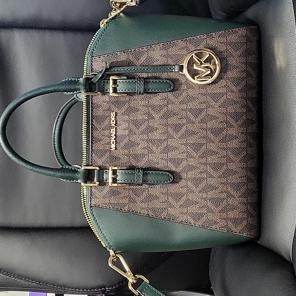 Small Michael Kors bad